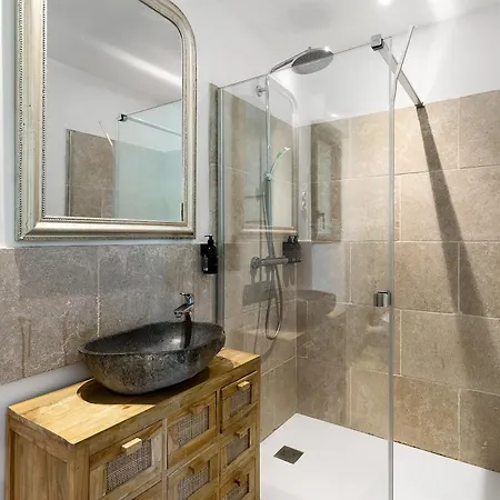 Spa-truffiers-proche Sarlat * Jayac